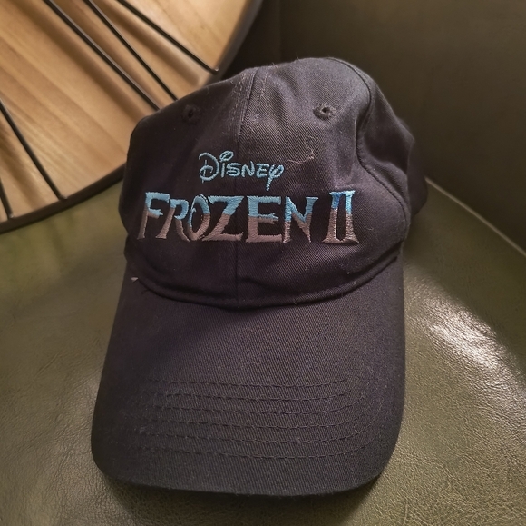 Gently used black frozen 2 collectors hat ball cap women's men's blue Elsa - Picture 2 of 5
